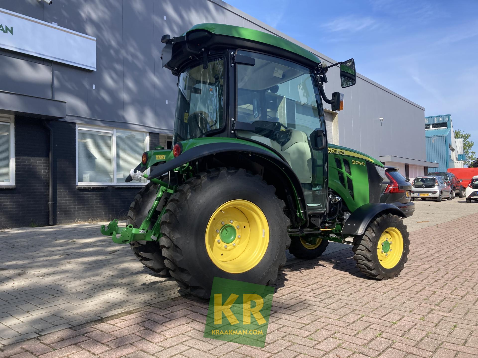 John Deere Tractoren 3039R (BV) 27648 Kraakman