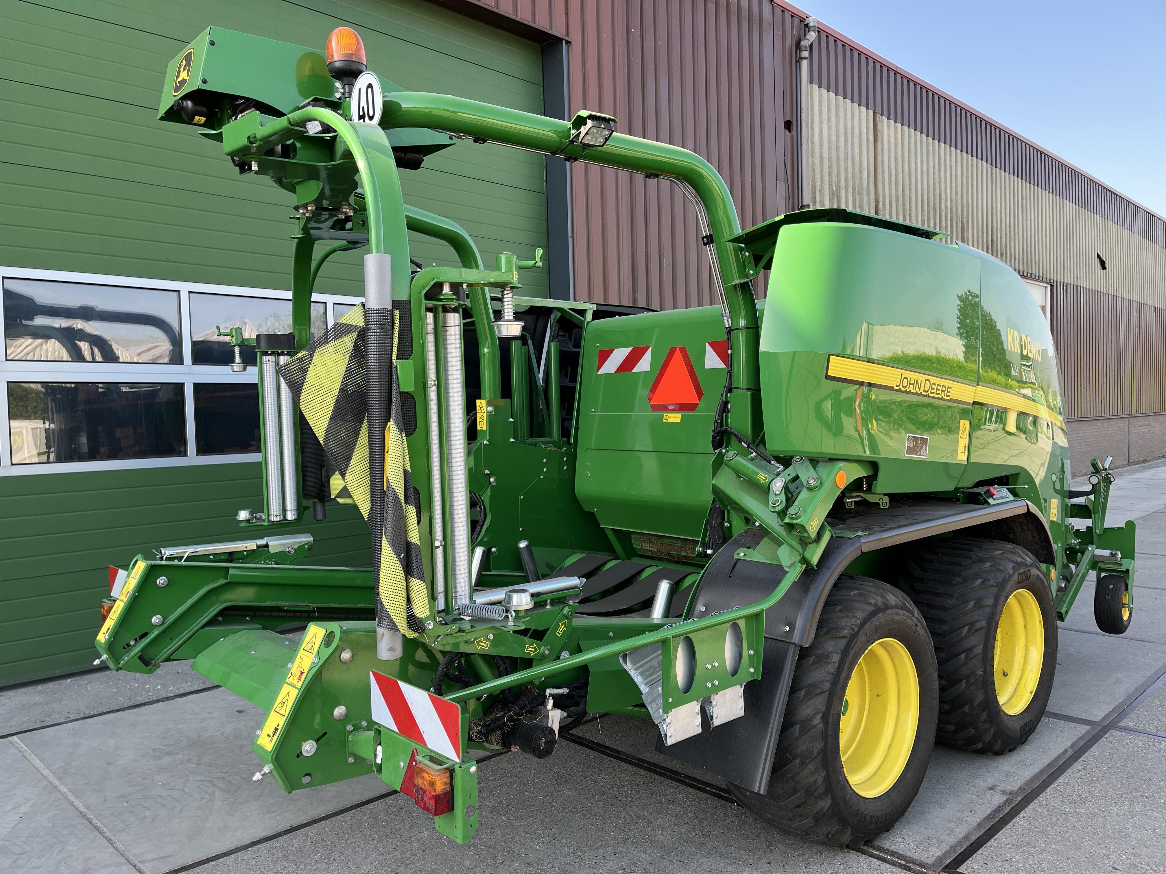 Bruder John Deere Balenwikkelaar 02032 - De