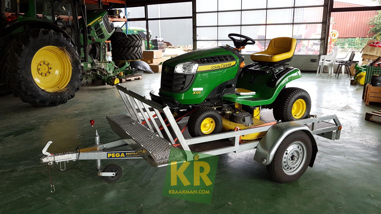 Ik was mijn kleren barst uitspraak John Deere Zitmaaier / tuintrekker X125 met aanhanger (MD) #4222 - Kraakman Ik was mijn kleren barst uitspraak John Deere Zitmaaier / tuintrekker X125 met aanhanger (MD) #4222 - Kraakman